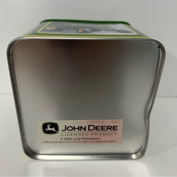 John Deere Tin Box Co. Green And Yellow Licensed Product
Tractors Tin, Empty - Picture 3 of 6